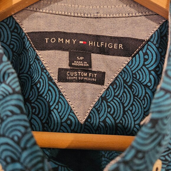 Tommy Hilfiger Shirt - Picture 2 of 8